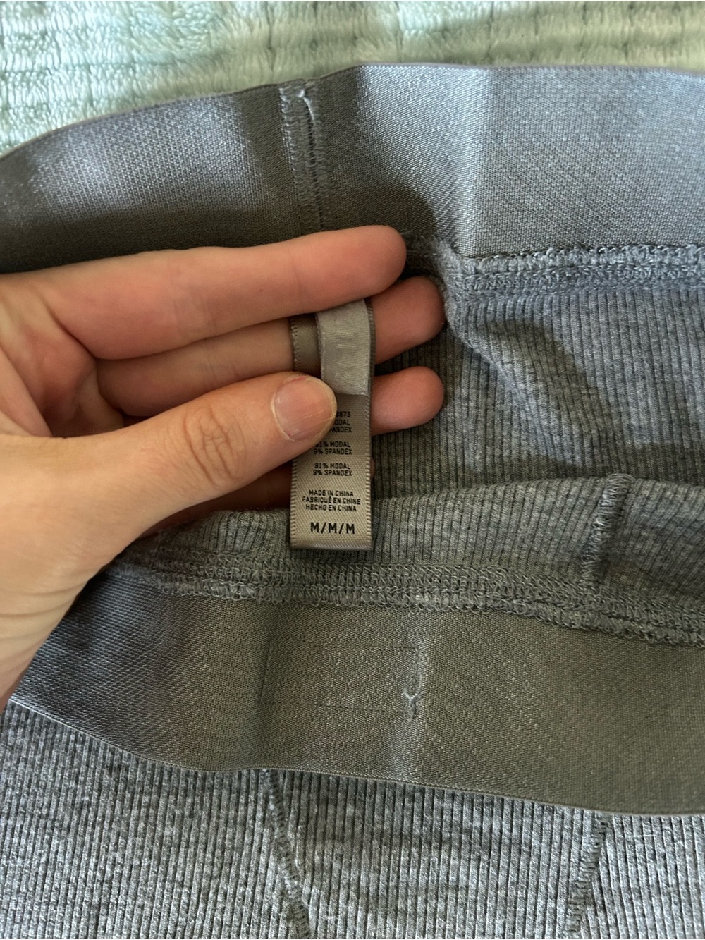 SKIMS Small Gray Tank and Medium Boxer Short Set - Picture 4 of 6